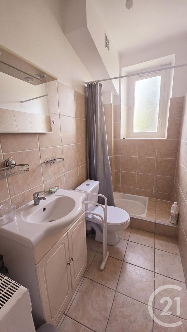 Appartement T2 &agrave; louer - 2 pi&egrave;ces - 42,72 m2 - Rodez - 12 - MIDI-PYRENEES