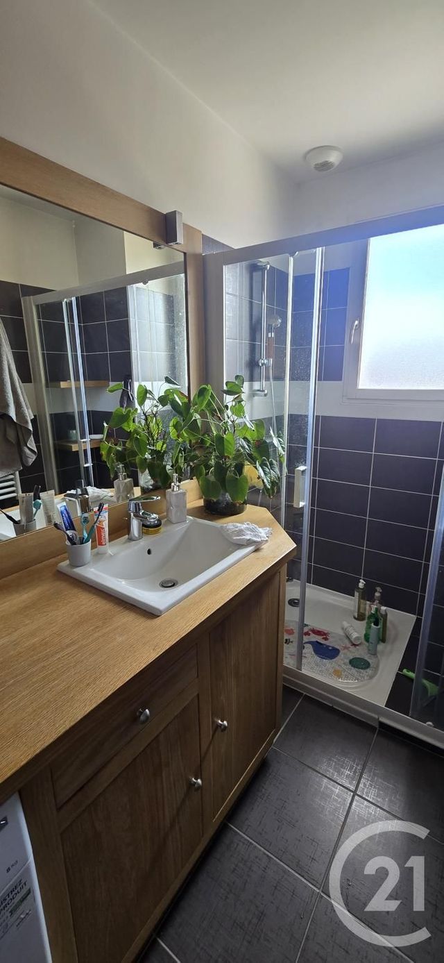 Appartement F3 &agrave; louer - 3 pi&egrave;ces - 70,30 m2 - Sebazac Concoures - 12 - MIDI-PYRENEES