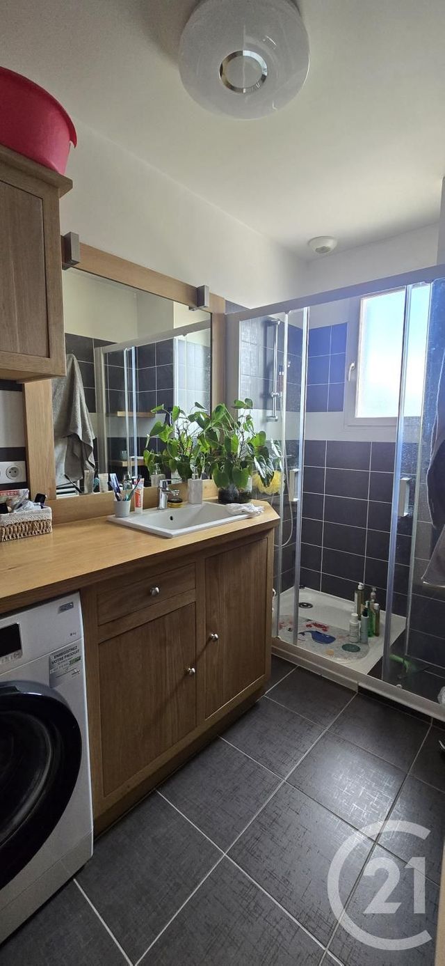 Appartement F3 &agrave; louer - 3 pi&egrave;ces - 70,30 m2 - Sebazac Concoures - 12 - MIDI-PYRENEES