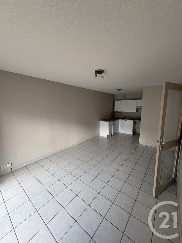 Appartement F2 &agrave; louer - 2 pi&egrave;ces - 38 m2 - Rodez - 12 - MIDI-PYRENEES