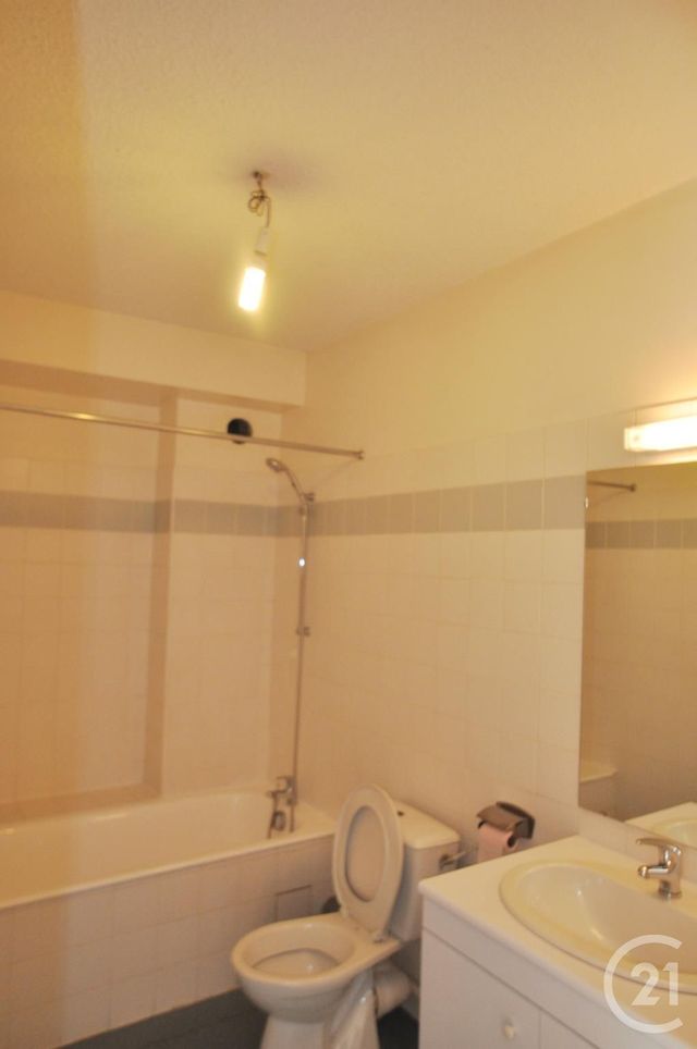 Appartement F2 &agrave; louer - 2 pi&egrave;ces - 45 m2 - Bozouls - 12 - MIDI-PYRENEES