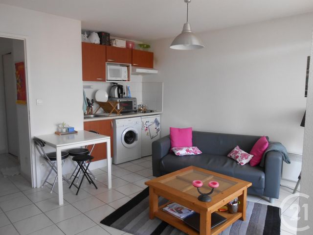 Appartement F1 bis &agrave; louer - 2 pi&egrave;ces - 30,71 m2 - Rodez - 12 - MIDI-PYRENEES
