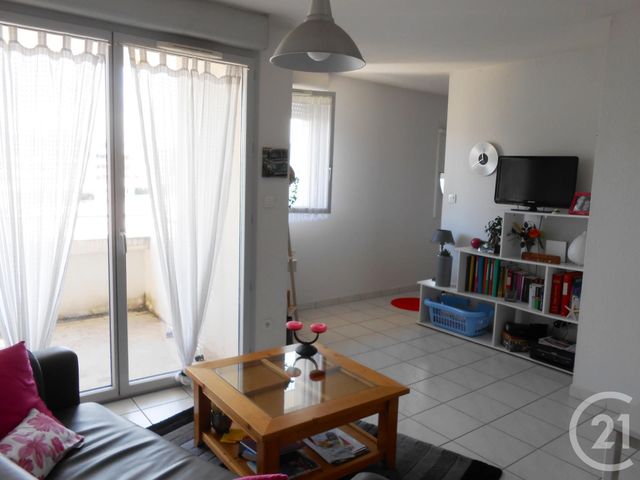Appartement F1 bis &agrave; louer - 2 pi&egrave;ces - 30,71 m2 - Rodez - 12 - MIDI-PYRENEES