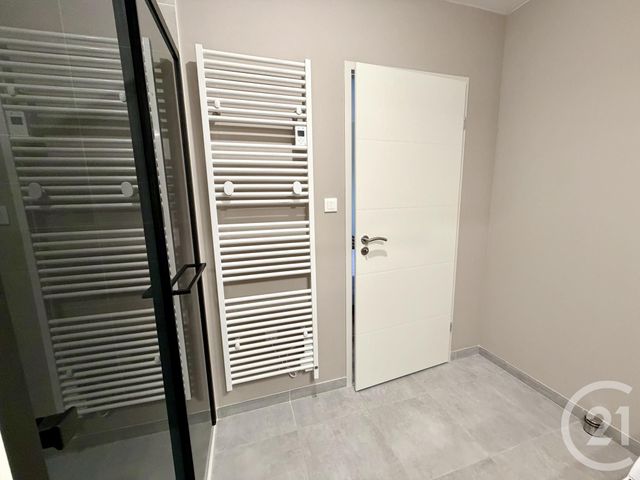 Appartement F2 &agrave; louer - 2 pi&egrave;ces - 42,43 m2 - Luc La Primaube - 12 - MIDI-PYRENEES
