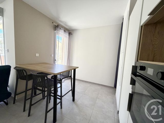 Appartement F2 &agrave; louer - 2 pi&egrave;ces - 42,43 m2 - Luc La Primaube - 12 - MIDI-PYRENEES