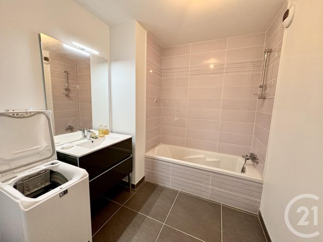 Appartement T3 &agrave; louer - 3 pi&egrave;ces - 61,73 m2 - Rodez - 12 - MIDI-PYRENEES