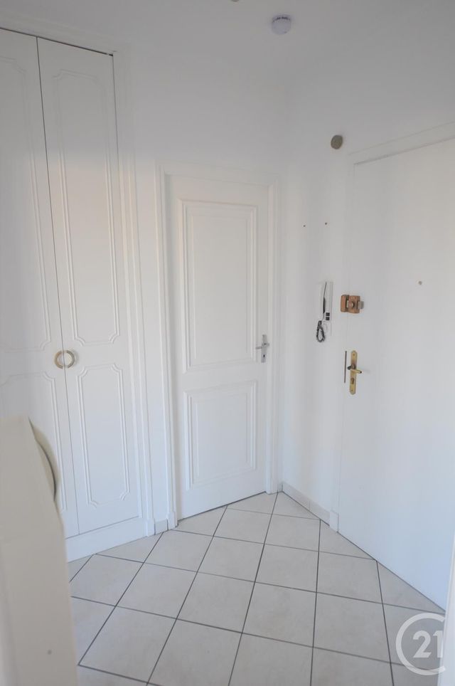 Appartement &agrave; louer - 3 pi&egrave;ces - 63,20 m2 - Rodez - 12 - MIDI-PYRENEES