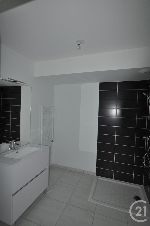 Appartement F3 &agrave; louer - 3 pi&egrave;ces - 69,72 m2 - Rodez - 12 - MIDI-PYRENEES