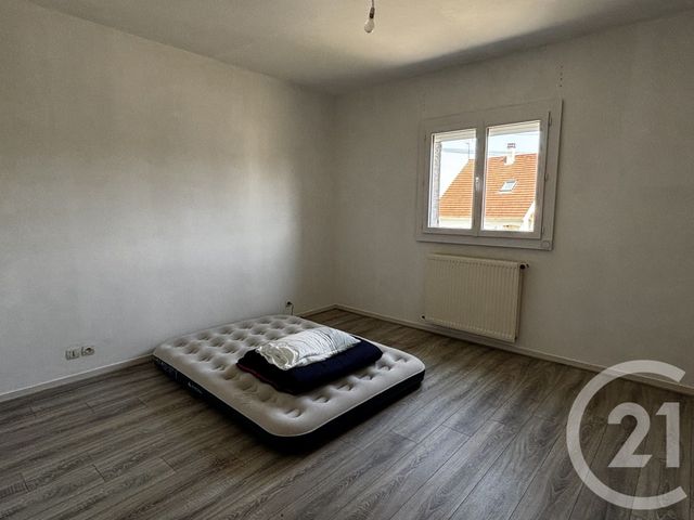 Maison &agrave; louer - 5 pi&egrave;ces - 124,60 m2 - Maisoncelles En Brie - 77 - ILE-DE-FRANCE
