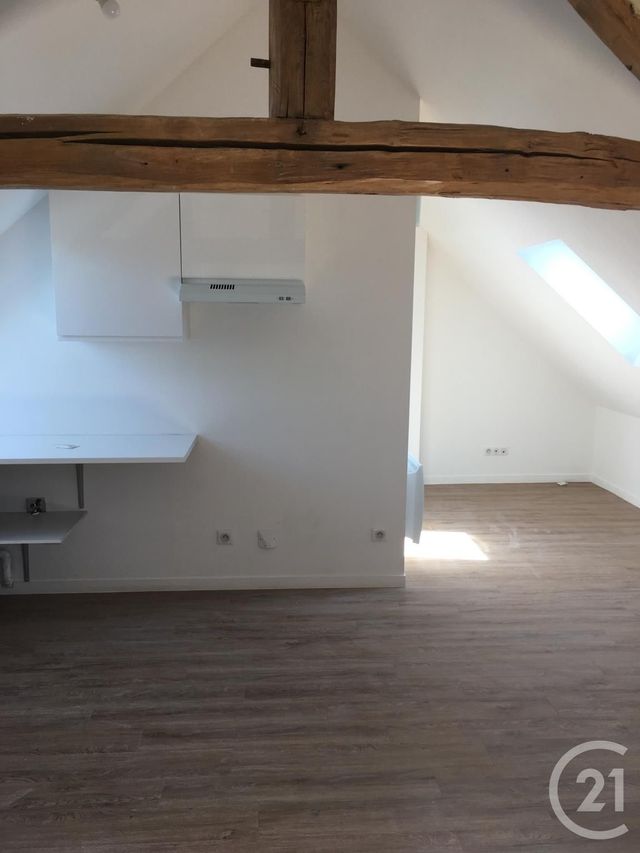 Appartement Studio &agrave; louer - 1 pi&egrave;ce - 23,22 m2 - Pommeuse - 77 - ILE-DE-FRANCE