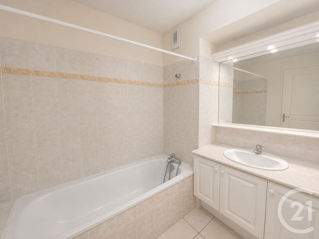 Appartement T3 &agrave; louer - 3 pi&egrave;ces - 70,06 m2 - Lattes - 34 - LANGUEDOC-ROUSSILLON