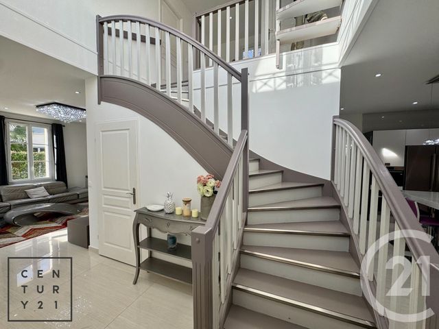 Maison à louer - 6 pièces - 227,10 m2 - Bailly Romainvilliers - 77 - ILE-DE-FRANCE