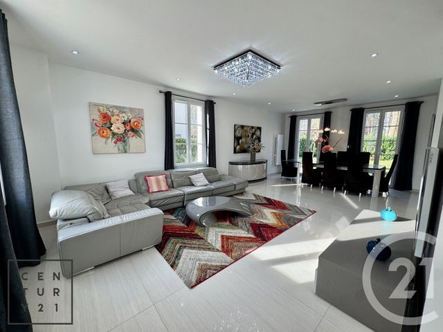 Maison à louer - 6 pièces - 227,10 m2 - Bailly Romainvilliers - 77 - ILE-DE-FRANCE