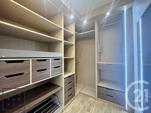 Maison à louer - 6 pièces - 227,10 m2 - Bailly Romainvilliers - 77 - ILE-DE-FRANCE