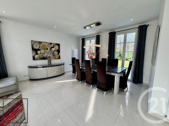 Maison à louer - 6 pièces - 227,10 m2 - Bailly Romainvilliers - 77 - ILE-DE-FRANCE