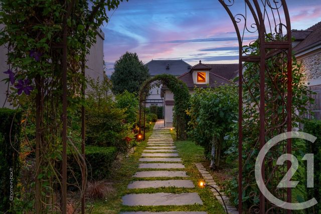 Maison à vendre - 9 pièces - 323,46 m2 - Jossigny - 77 - ILE-DE-FRANCE