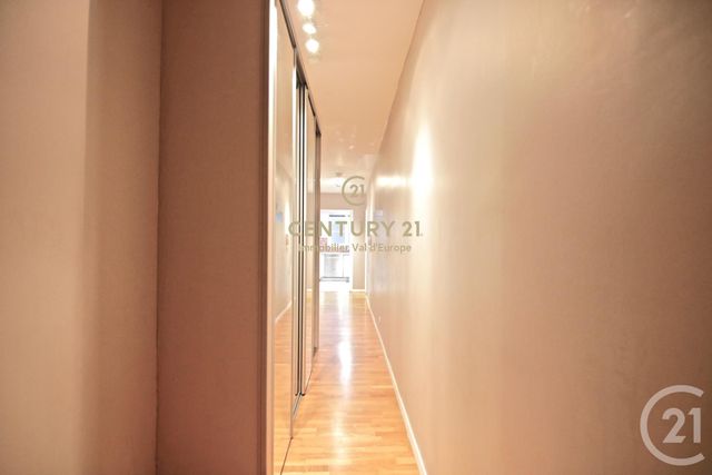 Appartement a louer - 4 pièce(s) - 102.7 m2 - Surfyn