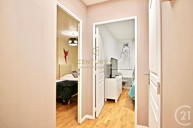 Appartement a louer - 4 pièce(s) - 102.7 m2 - Surfyn