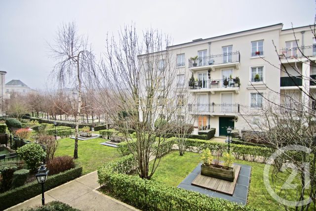 Appartement a louer - 4 pièce(s) - 102.7 m2 - Surfyn