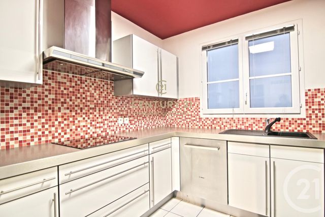 Appartement a louer - 4 pièce(s) - 102.7 m2 - Surfyn