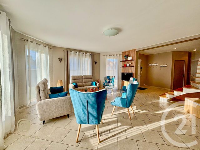 Maison à vendre - 7 pièces - 177,33 m2 - Montceaux Les Meaux - 77 - ILE-DE-FRANCE