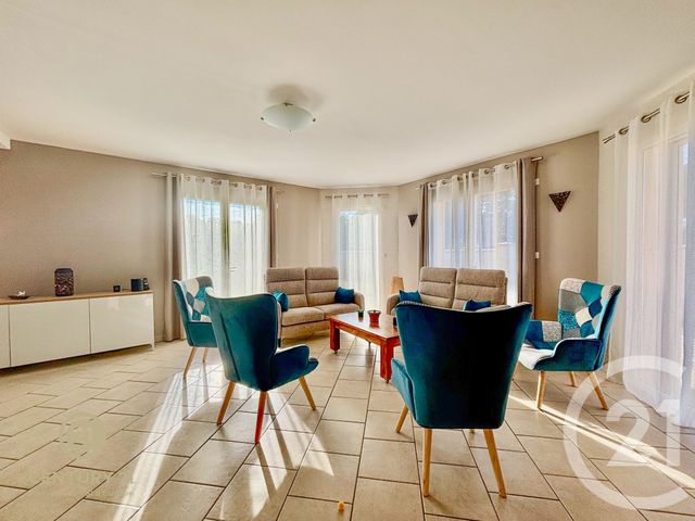 Maison à vendre - 7 pièces - 177,33 m2 - Montceaux Les Meaux - 77 - ILE-DE-FRANCE