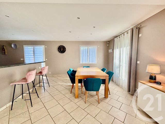 Maison à vendre - 7 pièces - 177,33 m2 - Montceaux Les Meaux - 77 - ILE-DE-FRANCE