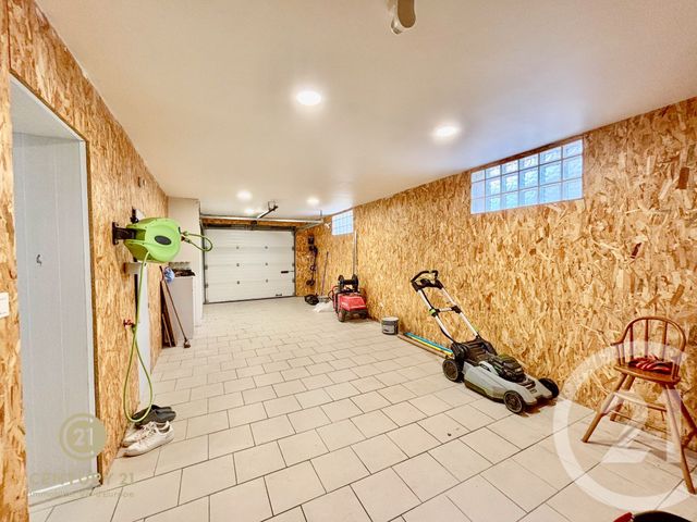 Maison à vendre - 7 pièces - 177,33 m2 - Montceaux Les Meaux - 77 - ILE-DE-FRANCE