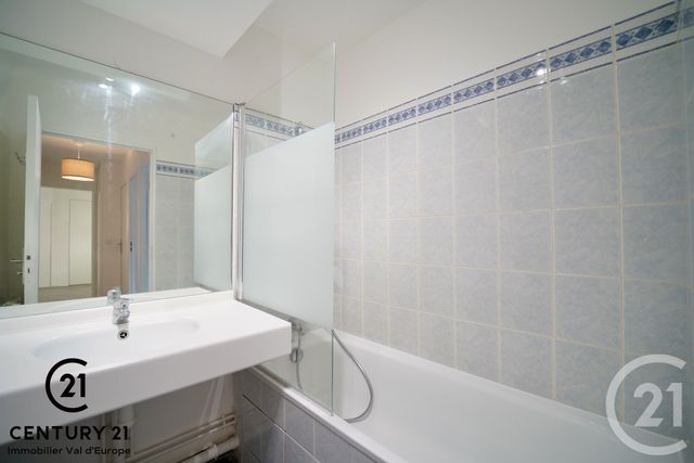 Appartement F4 &agrave; louer - 4 pi&egrave;ces - 78,82 m2 - Serris - 77 - ILE-DE-FRANCE