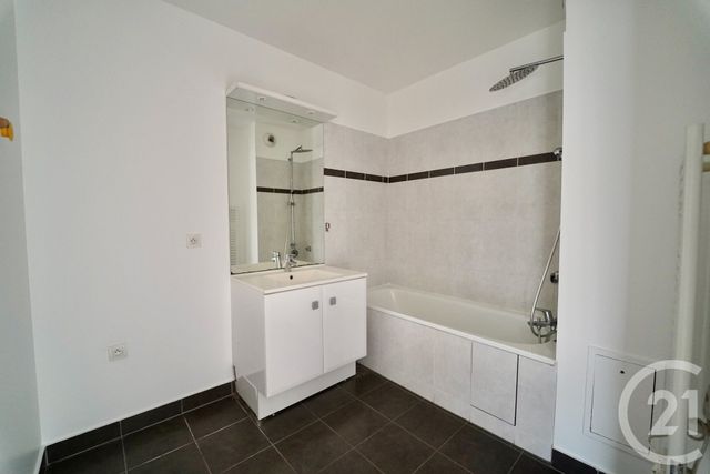 Appartement à louer - 3 pièces - 67 m2 - Montevrain - 77 - ILE-DE-FRANCE