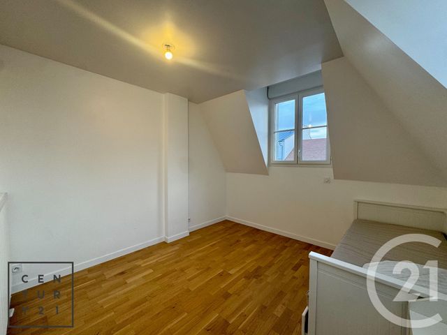 Appartement F4 &agrave; louer - 4 pi&egrave;ces - 85,10 m2 - Serris - 77 - ILE-DE-FRANCE