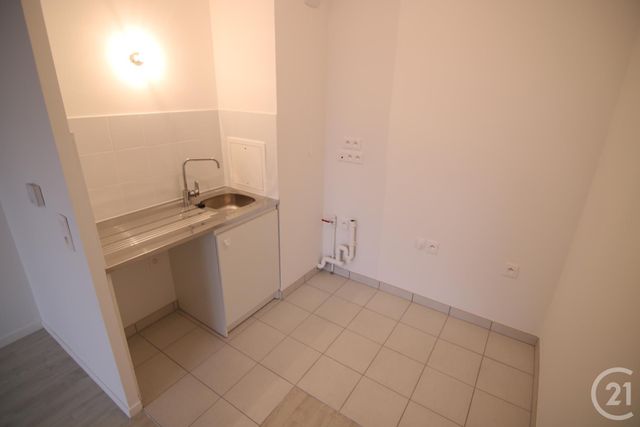 Appartement F2 &agrave; louer - 2 pi&egrave;ces - 43,80 m2 - Noisiel - 77 - ILE-DE-FRANCE