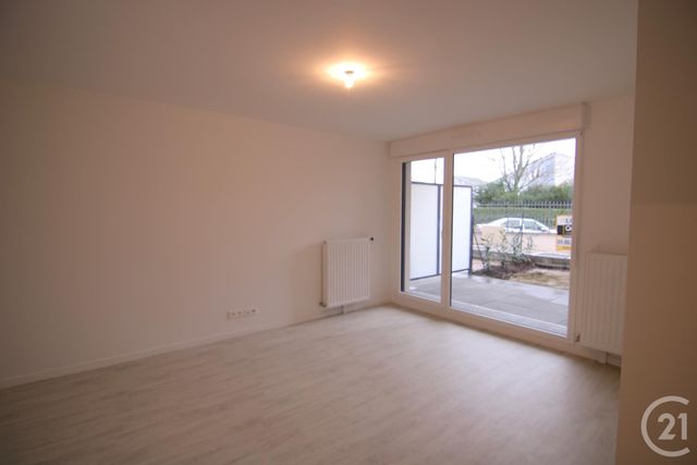 Appartement F2 &agrave; louer - 2 pi&egrave;ces - 43,80 m2 - Noisiel - 77 - ILE-DE-FRANCE