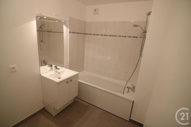 Appartement F2 &agrave; louer - 2 pi&egrave;ces - 43,80 m2 - Noisiel - 77 - ILE-DE-FRANCE