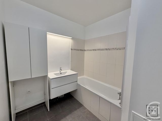 Appartement F3 &agrave; louer - 3 pi&egrave;ces - 71,40 m2 - Serris - 77 - ILE-DE-FRANCE