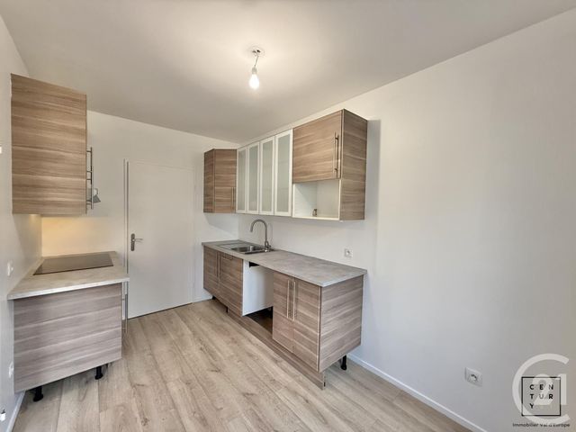 Appartement F3 &agrave; louer - 3 pi&egrave;ces - 71,40 m2 - Serris - 77 - ILE-DE-FRANCE