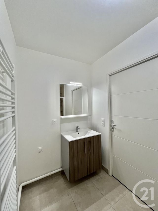 Appartement F3 &agrave; louer - 3 pi&egrave;ces - 62 m2 - Serris - 77 - ILE-DE-FRANCE