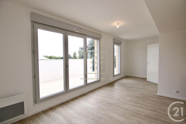 Appartement F4 &agrave; louer - 4 pi&egrave;ces - 77,60 m2 - Ozoir La Ferriere - 77 - ILE-DE-FRANCE