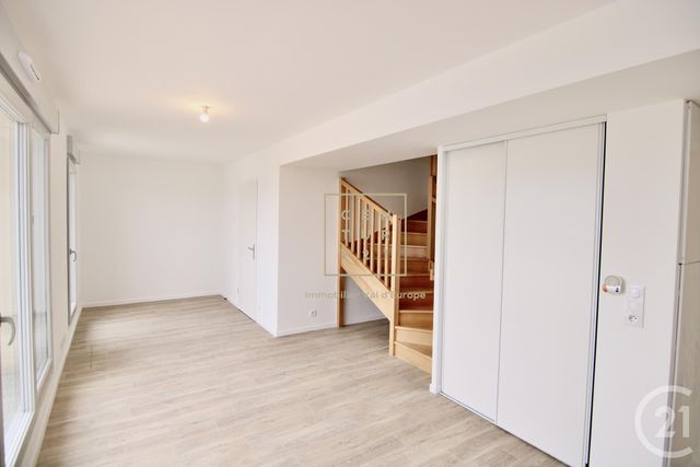 Appartement F4 &agrave; louer - 4 pi&egrave;ces - 77,60 m2 - Ozoir La Ferriere - 77 - ILE-DE-FRANCE