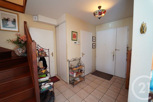 Maison &agrave; louer - 4 pi&egrave;ces - 97,30 m2 - Bailly Romainvilliers - 77 - ILE-DE-FRANCE