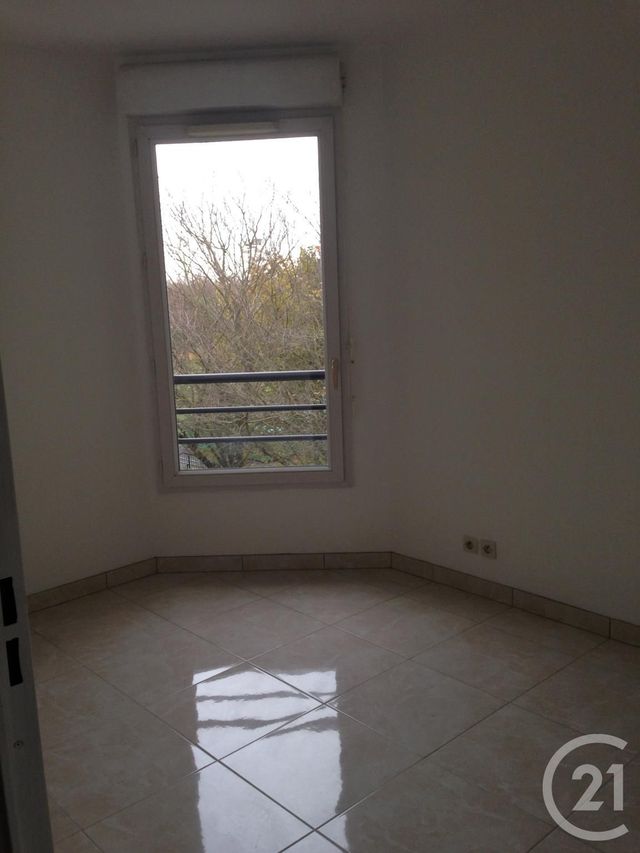 Appartement F3 &agrave; louer - 3 pi&egrave;ces - 63,87 m2 - Bussy St Georges - 77 - ILE-DE-FRANCE