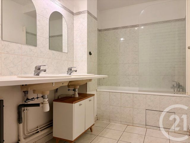 Appartement F4 &agrave; louer - 4 pi&egrave;ces - 75,05 m2 - Chanteloup En Brie - 77 - ILE-DE-FRANCE