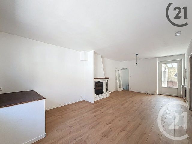 Appartement F3 à vendre - 3 pièces - 69,53 m2 - Montereau Fault Yonne - 77 - ILE-DE-FRANCE