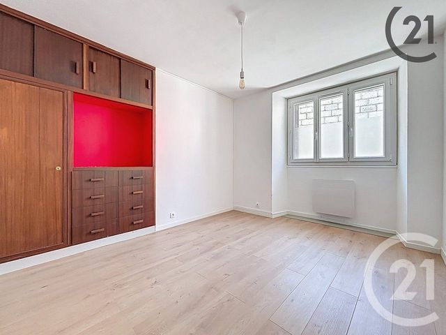 Appartement F3 à vendre - 3 pièces - 69,53 m2 - Montereau Fault Yonne - 77 - ILE-DE-FRANCE