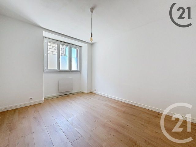 Appartement F3 à vendre - 3 pièces - 69,53 m2 - Montereau Fault Yonne - 77 - ILE-DE-FRANCE