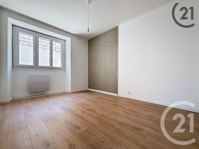 Appartement F3 à vendre - 3 pièces - 69,53 m2 - Montereau Fault Yonne - 77 - ILE-DE-FRANCE