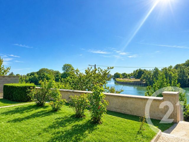Maison &agrave; vendre - 7 pi&egrave;ces - 160,96 m2 - Montereau Fault Yonne - 77 - ILE-DE-FRANCE