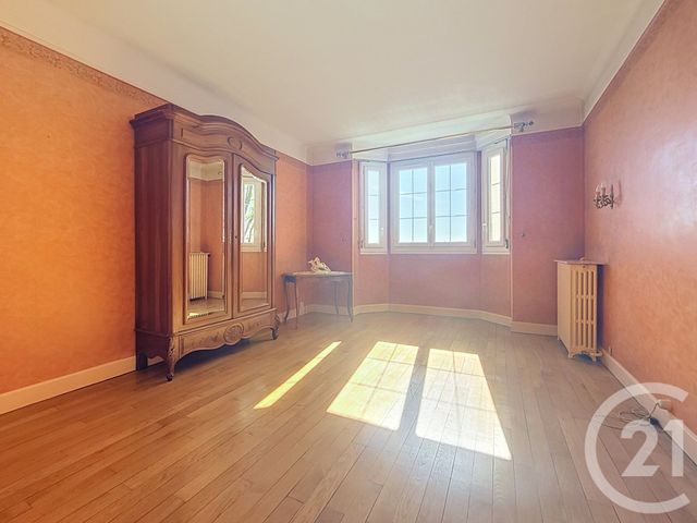 Maison &agrave; vendre - 7 pi&egrave;ces - 160,96 m2 - Montereau Fault Yonne - 77 - ILE-DE-FRANCE
