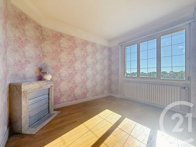 Maison &agrave; vendre - 7 pi&egrave;ces - 160,96 m2 - Montereau Fault Yonne - 77 - ILE-DE-FRANCE