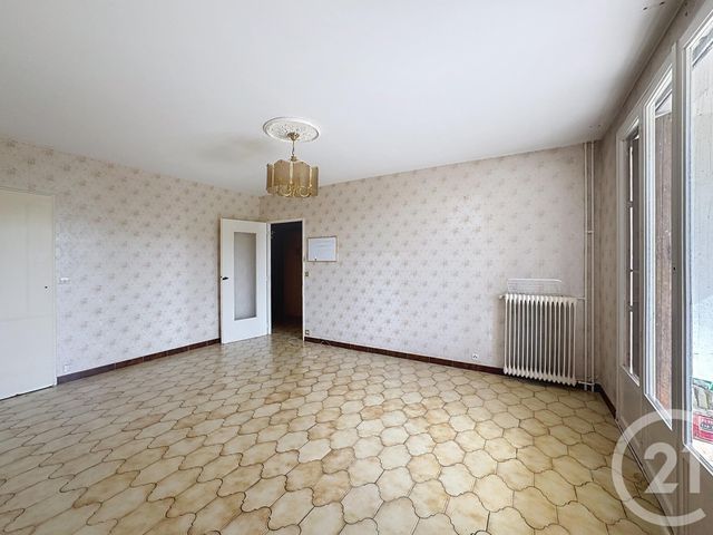 Appartement F3 à vendre - 3 pièces - 69,01 m2 - Montereau Fault Yonne - 77 - ILE-DE-FRANCE